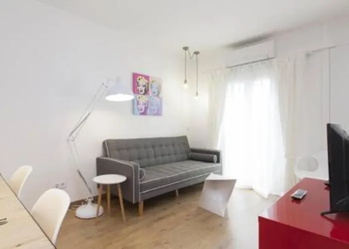 Designer Apt Near Fira Balcony 5Ppwifismart Tv By Myrentalhost