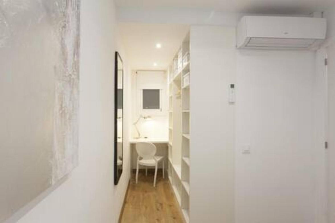 Designer Near Fira Balcony 5ppwifismart Tv By Myrentalhost * L'Hospitalet de Llobregat